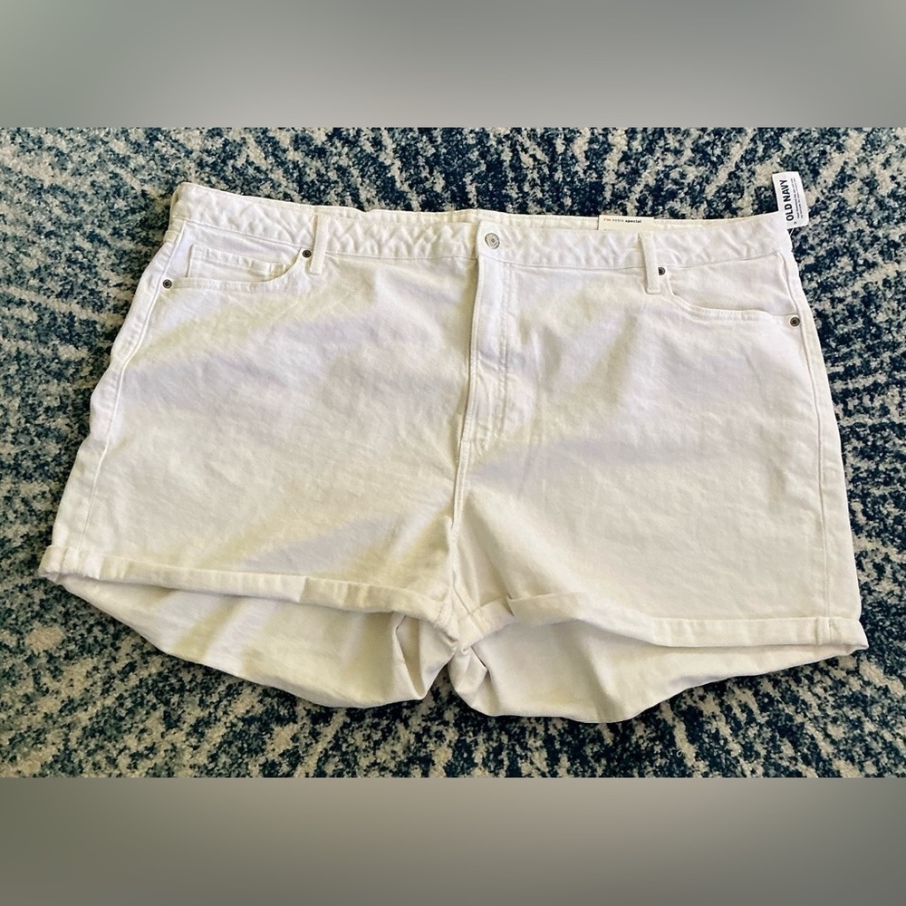 Old Navy White Women's OG Straight High Rise Shorts (NWT)